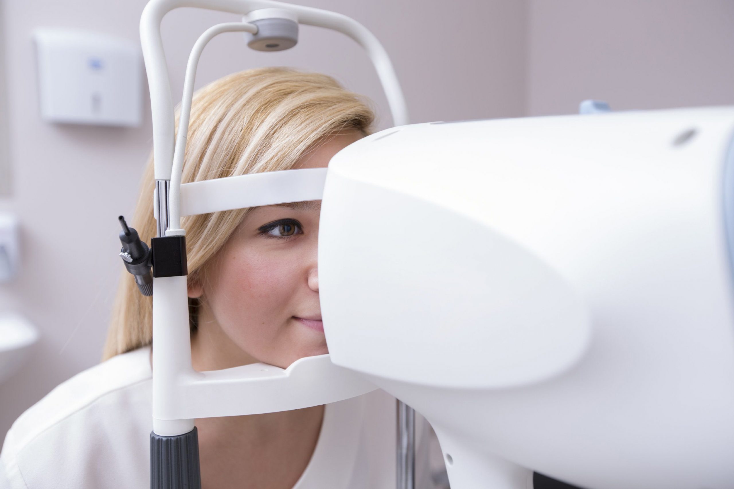 Benefits of an enhanced eye examination - Spectacle Maker NI